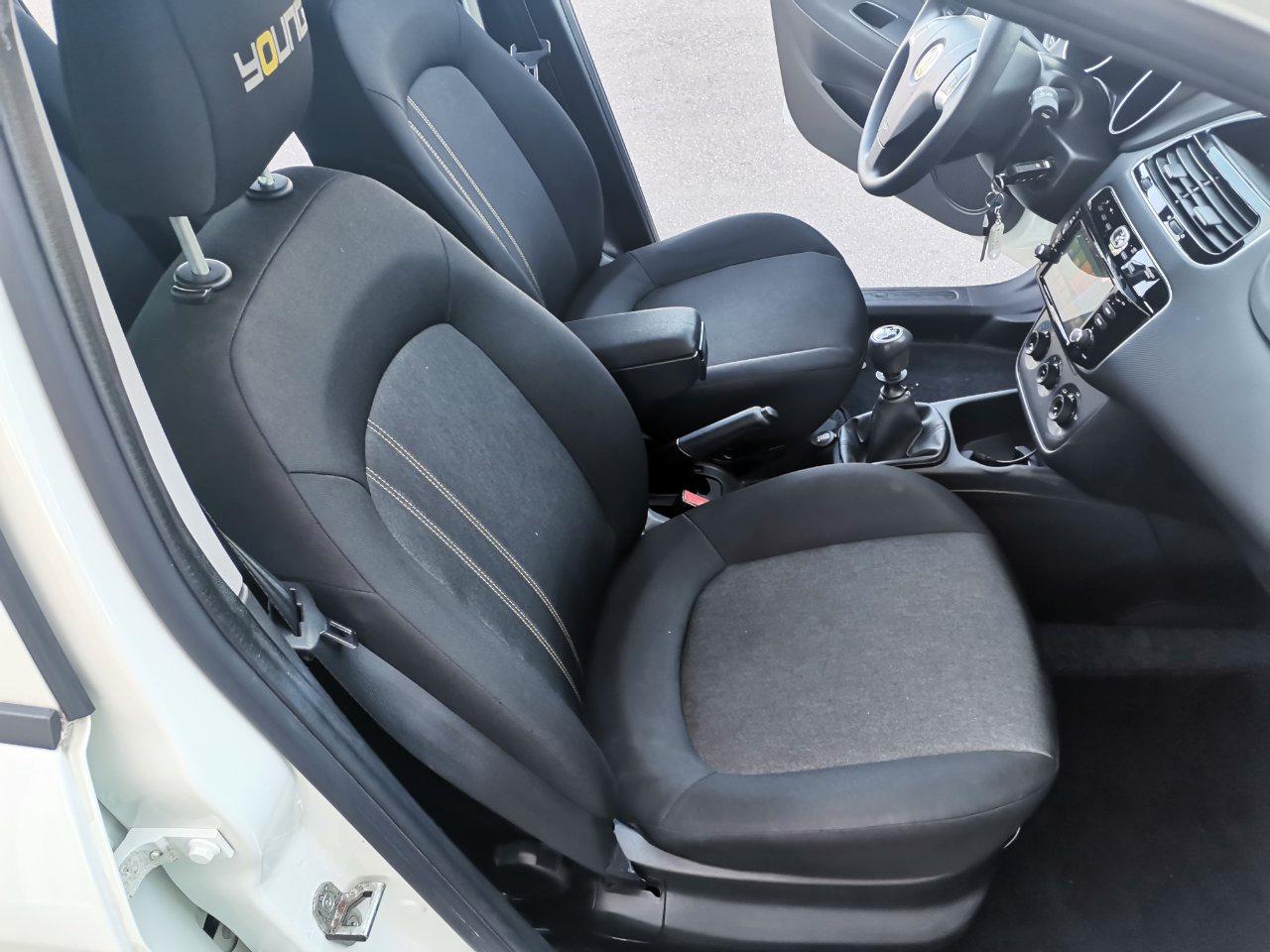 Fiat Punto 5 Porte Punto 5p 1.2 Young c/navi,radio