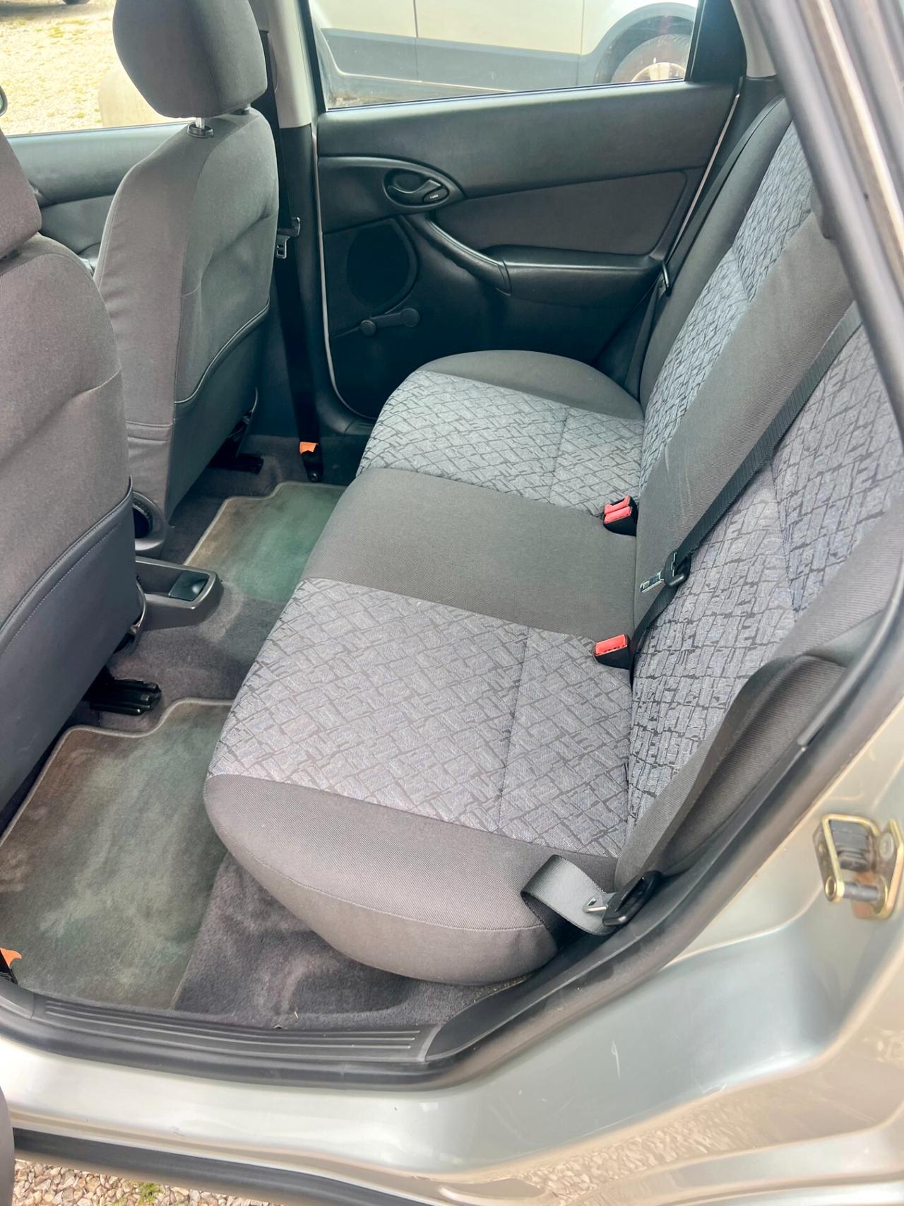 Ford Focus 1.8 TDDi cat 5p. Ambiente