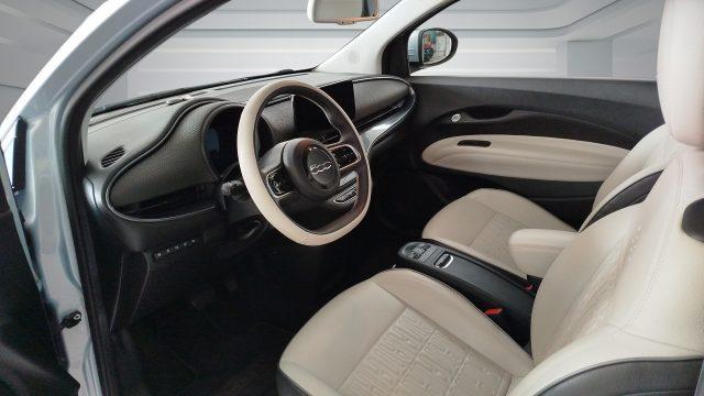 FIAT 500e Berlina 42 kWh La Prima