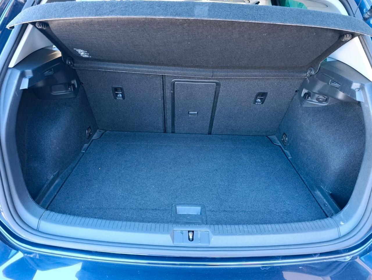 Volkswagen Golf 1.6 TDI Comfortline 2016
