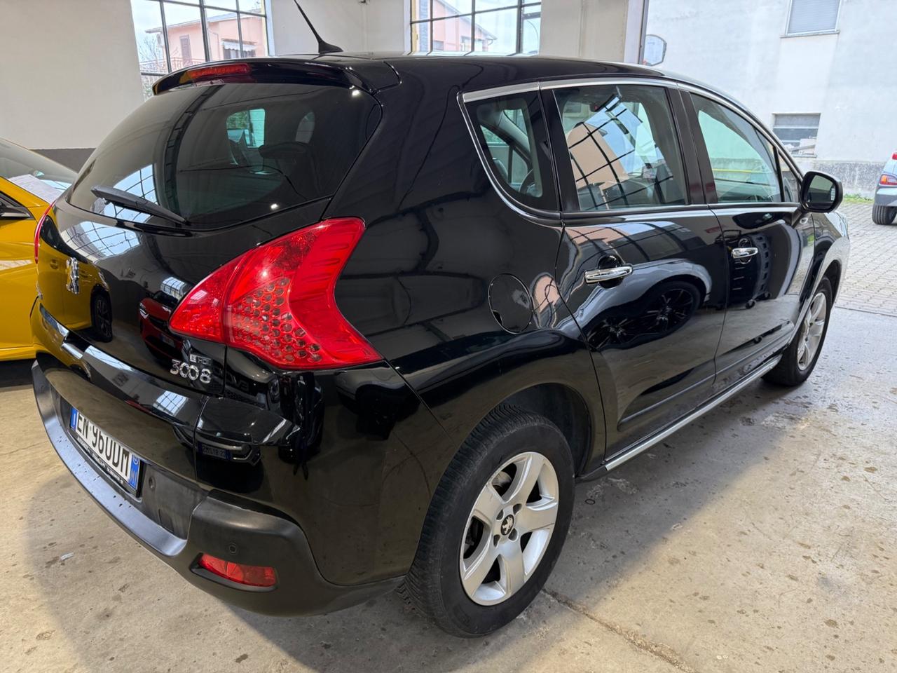 Peugeot 3008 1.6 e-HDi 112CV cambio robotizzato Stop&Start Allure