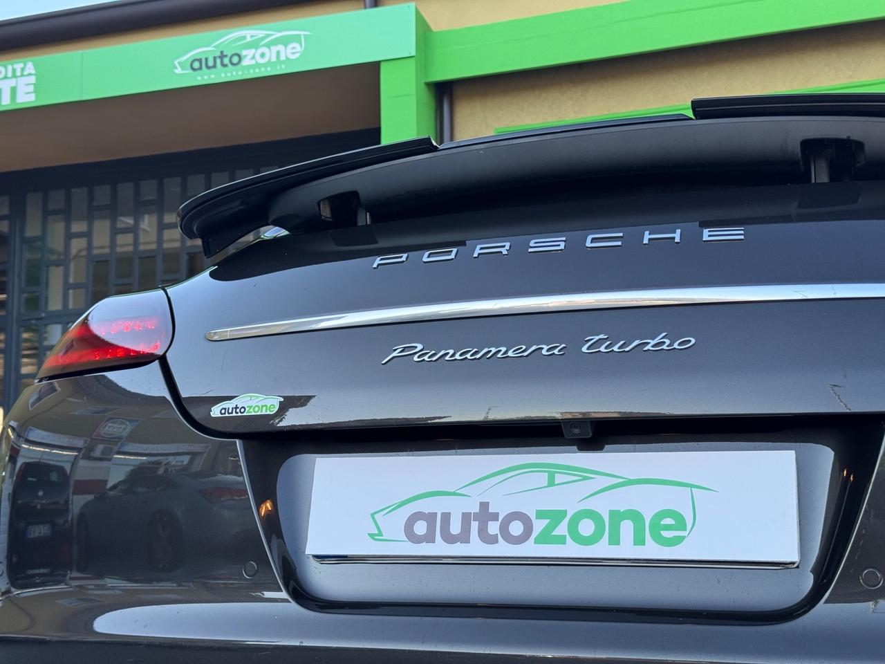 Porsche Panamera 4.8 Turbo – 2010 – 500 CV – Nero