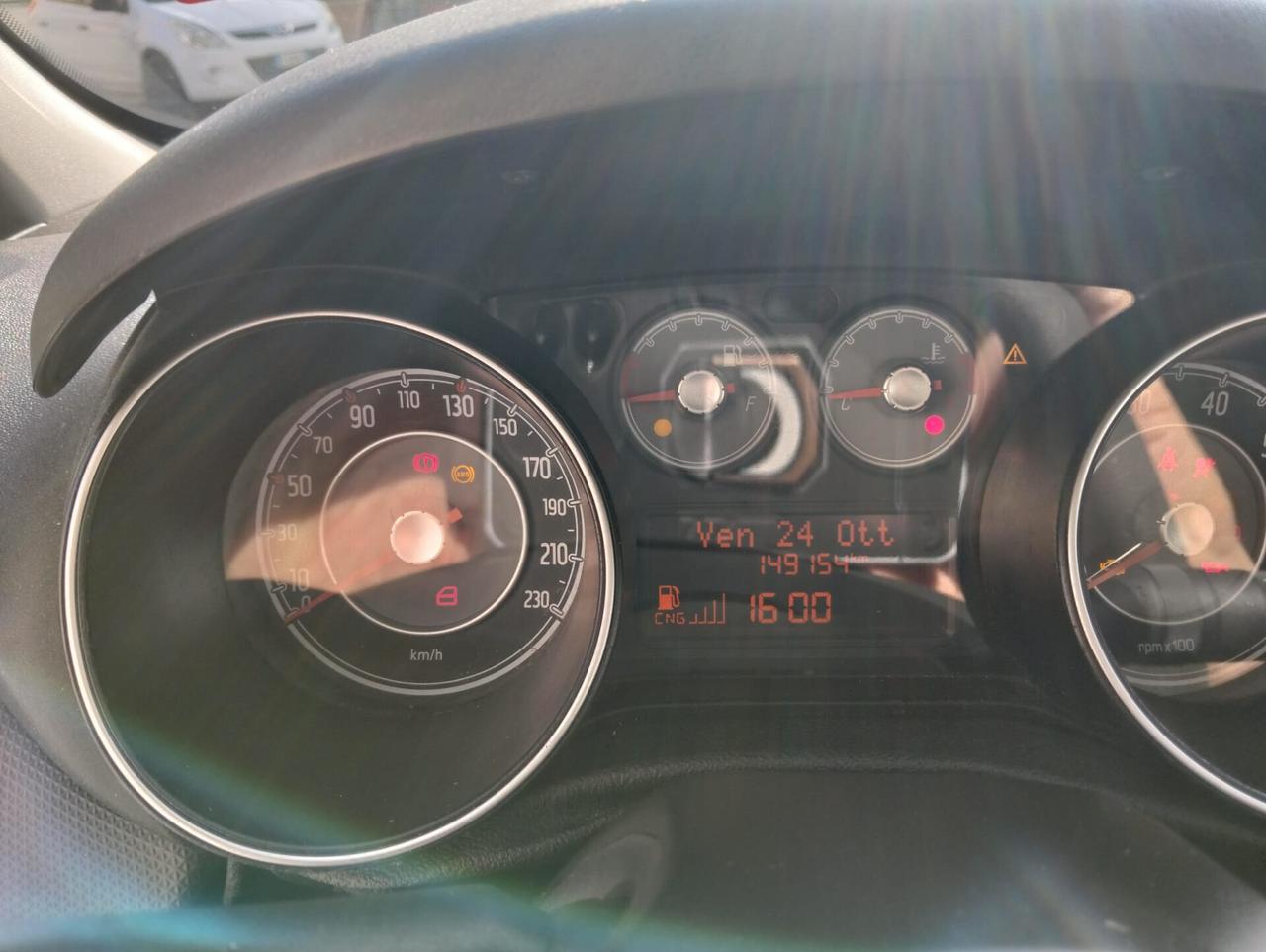 Fiat Punto 1.4 Natural Power Lounge 2014