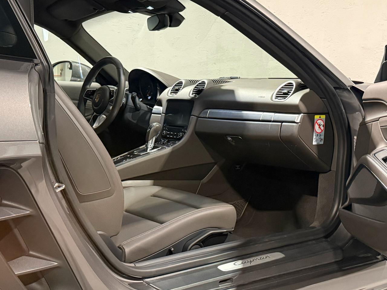 Porsche Cayman 718 PDK