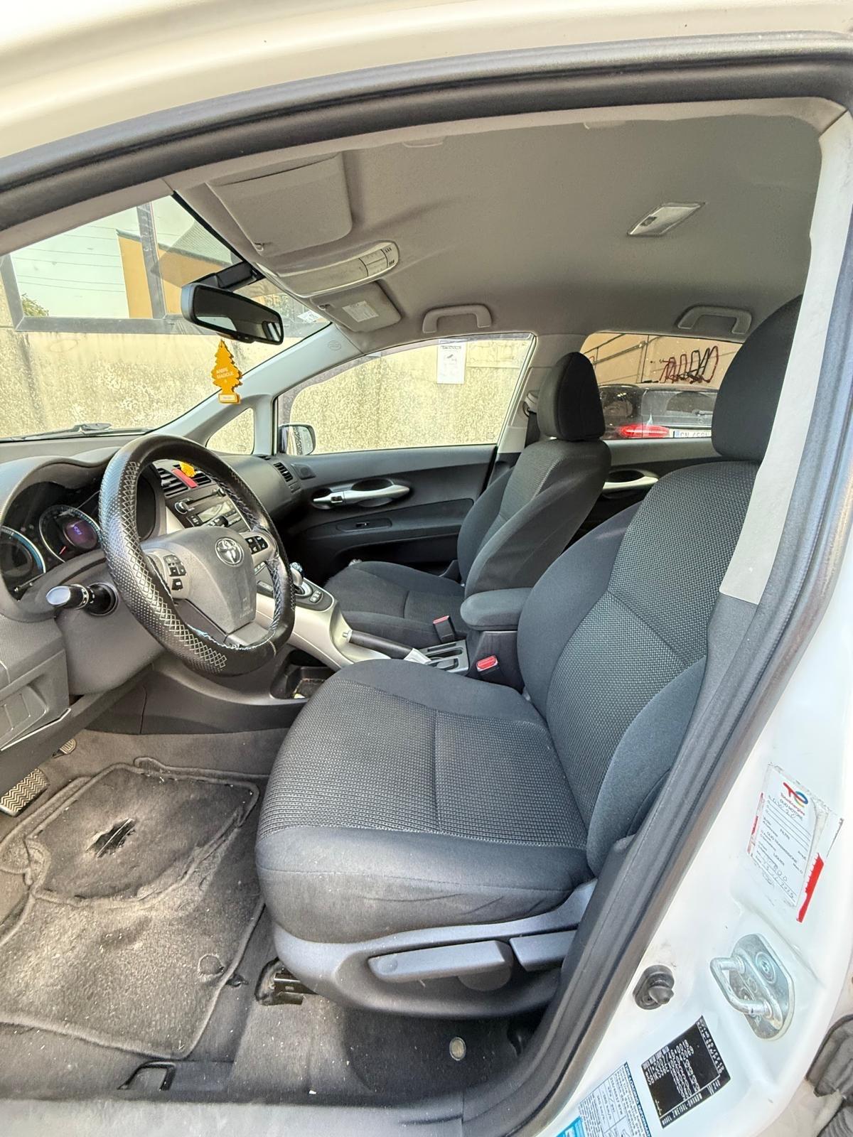 Toyota Auris 1.8 Hybrid 5 porte