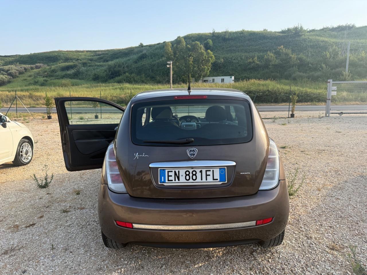 Lancia Ypsilon 1.3 MJT 75 CV 2.999€ PERMUTE