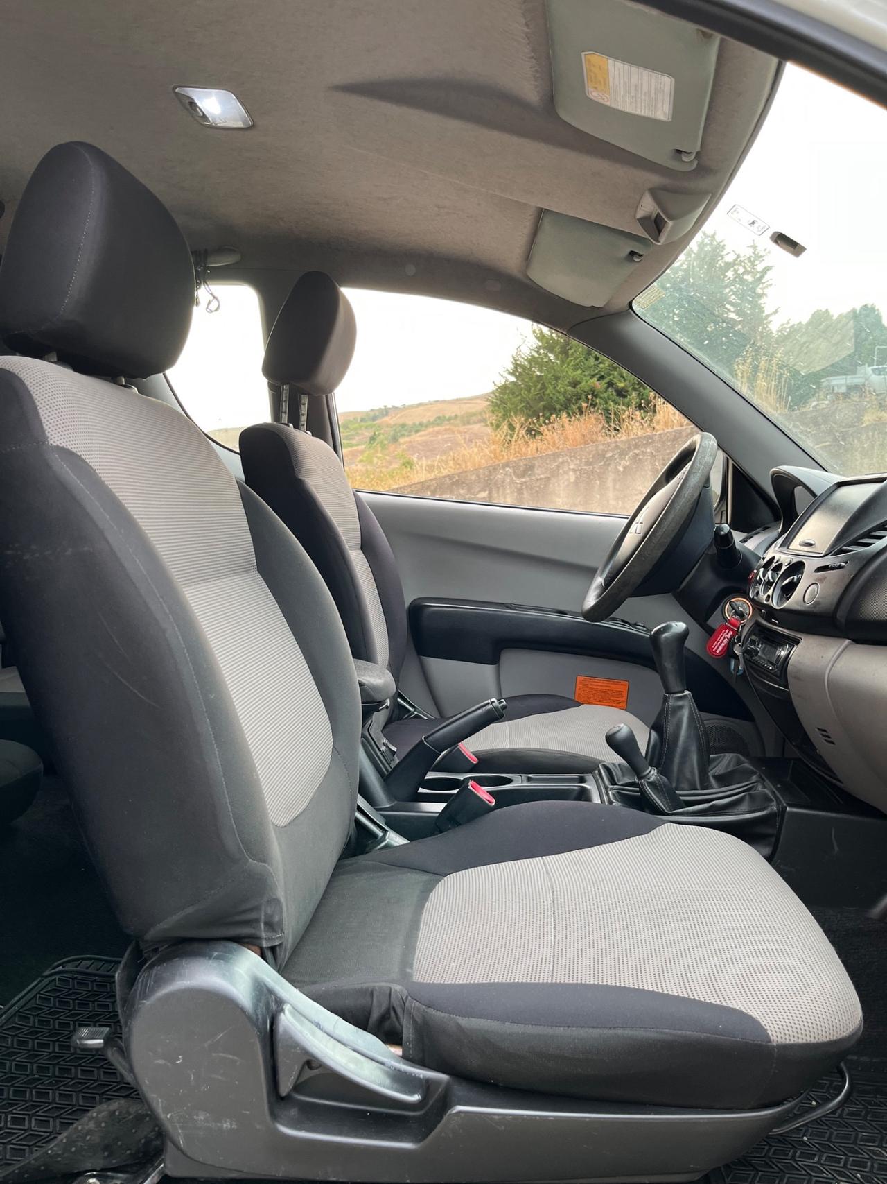Mitsubishi L200 2.5 DI-D/136CV Club Cab Invite DPF