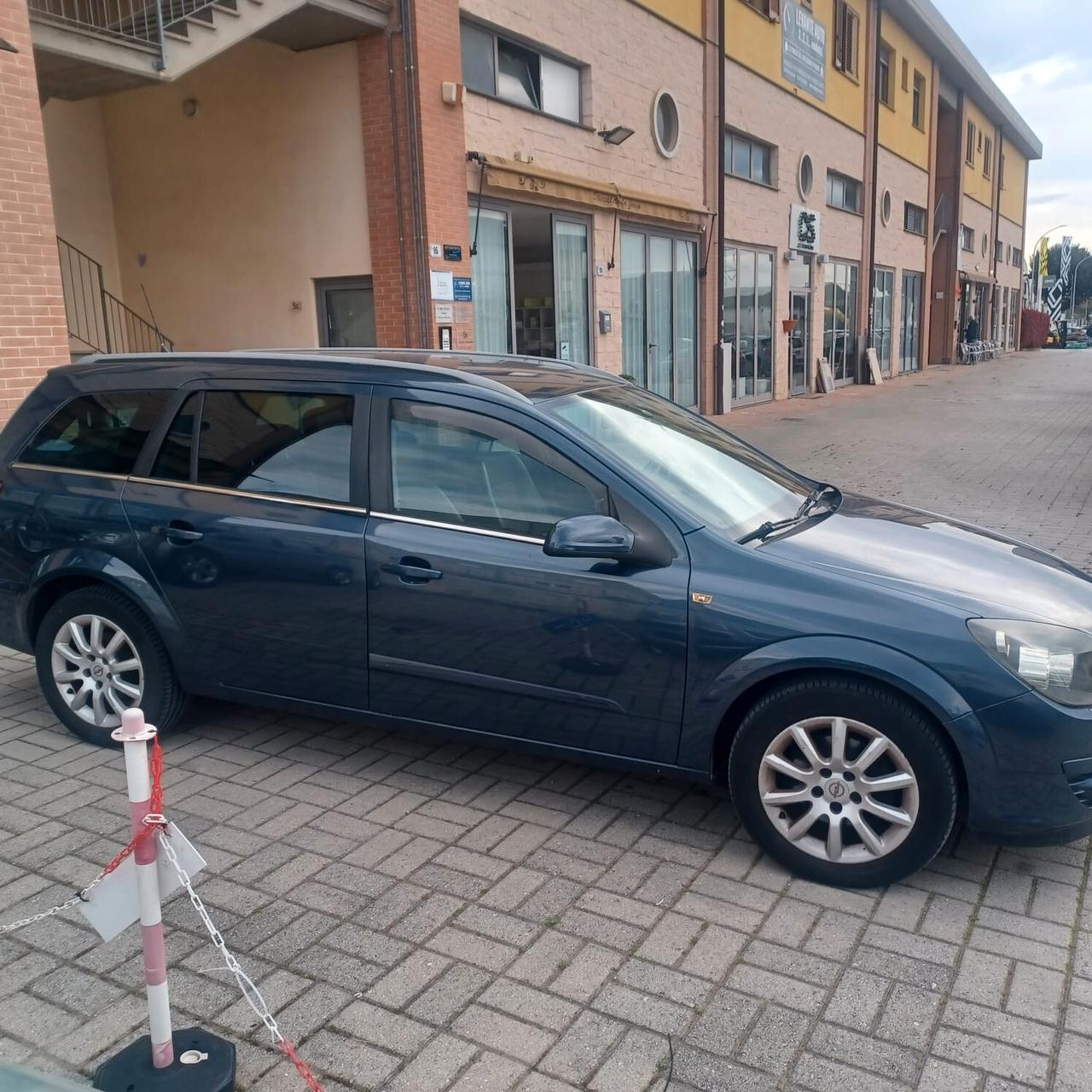 UNICO PROPRIETARIO TAGLIANDI UFFICIALI ASTRA 1.7 TDI SW