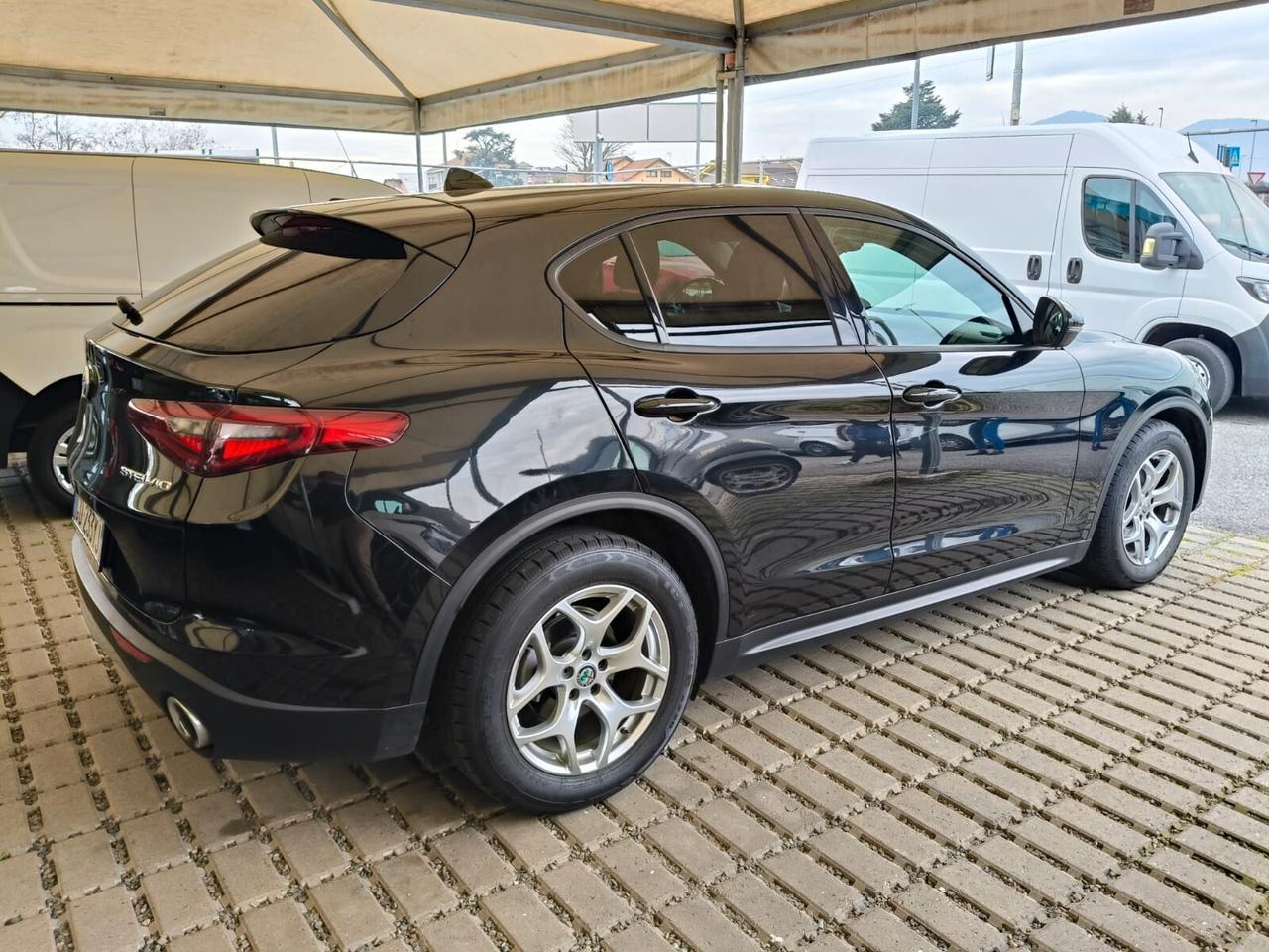 Alfa Romeo Stelvio 2.2 Turbodiesel 160 CV AT8 RWD Business