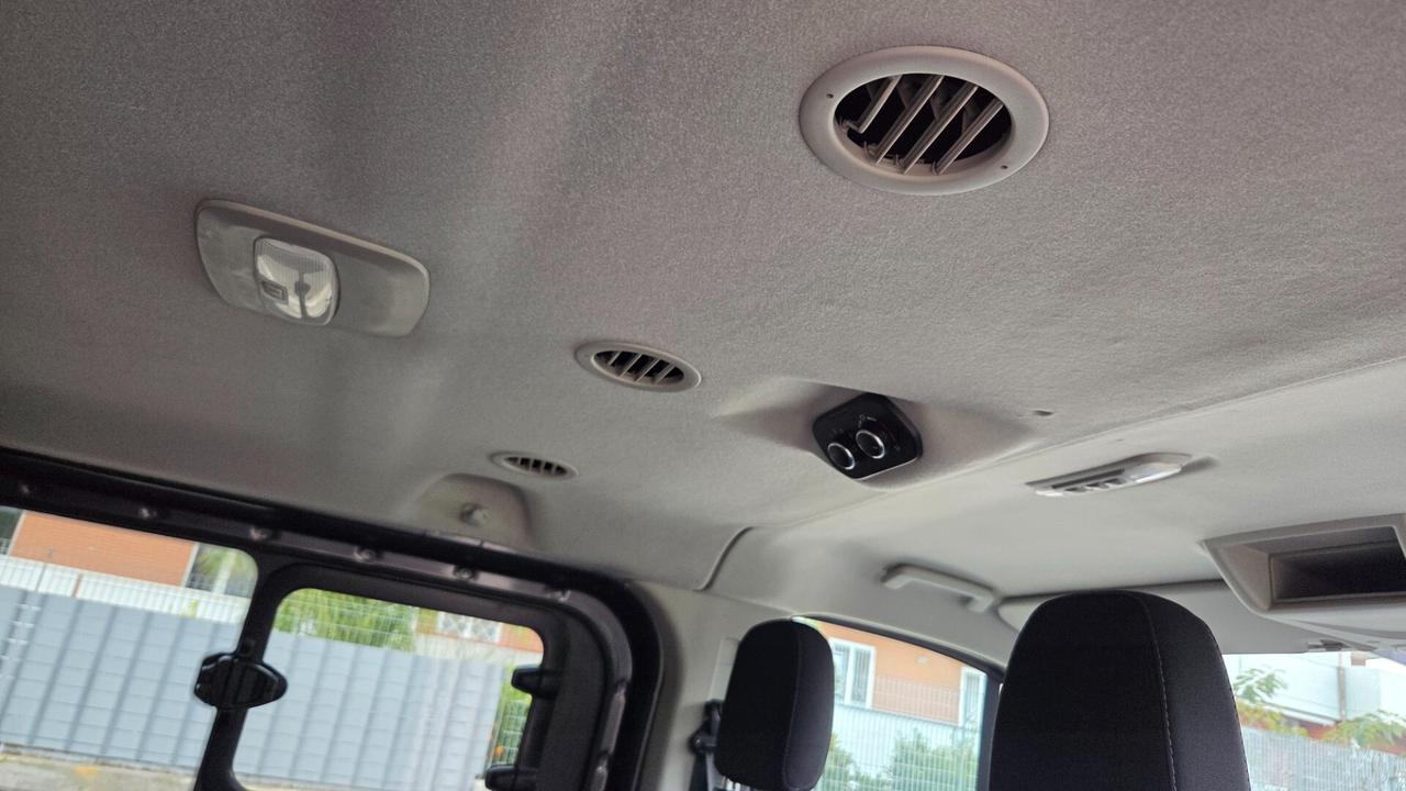 Ford Transit Custom 9 Posti Titanium prolungato Uni pro