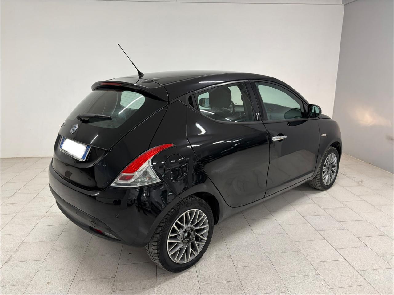Lancia Ypsilon 0.9 TwinAir 85 CV 5 porte S&S Platinum