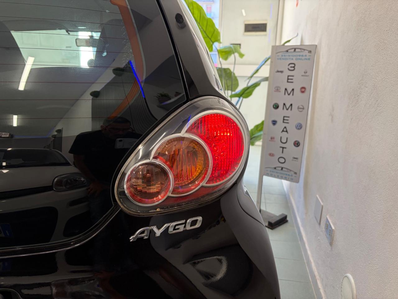 Toyota Aygo 1.0 5 porte Now 12 MESI DI GARANZIA