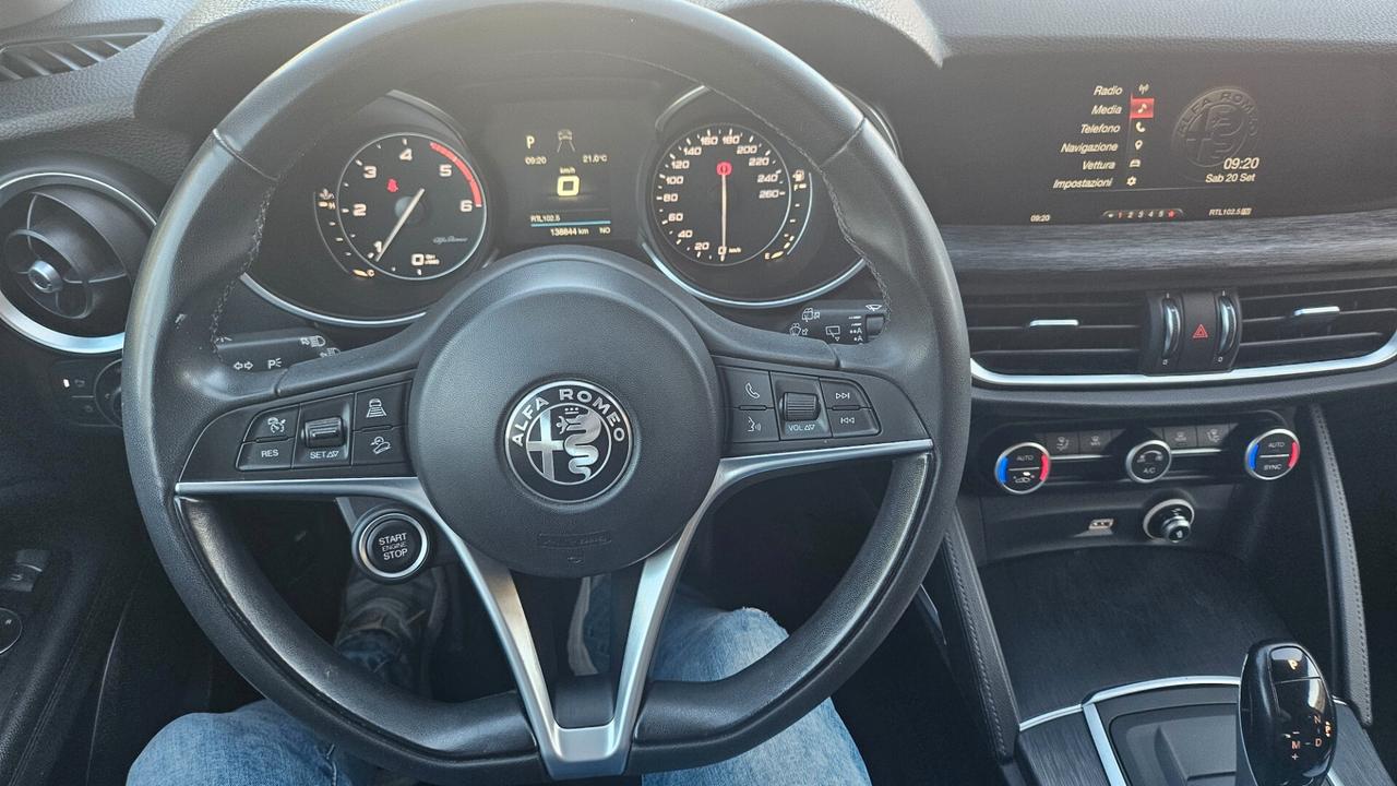 Alfa Romeo Stelvio 2.2 Turbodiesel 160 CV AT8 RWD