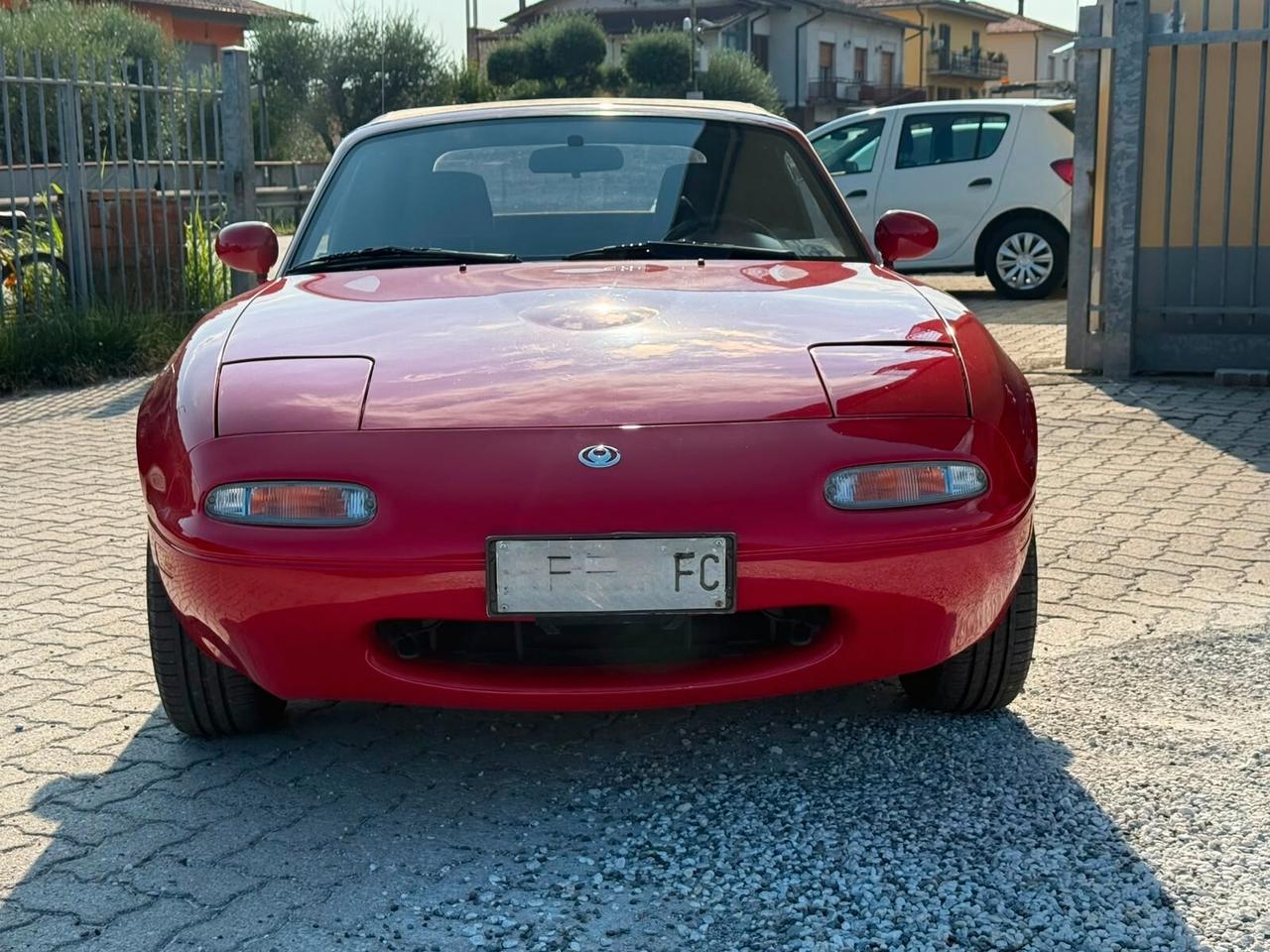 Mazda MX-5 1.6i 16V cat 1 SERIE