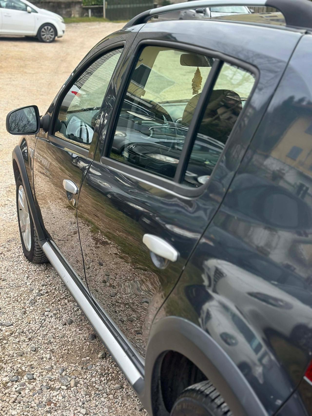 Dacia SANDERO STEPWAY 1.6 8V GPL 85CV NEOPAT KMCERT GARANZ