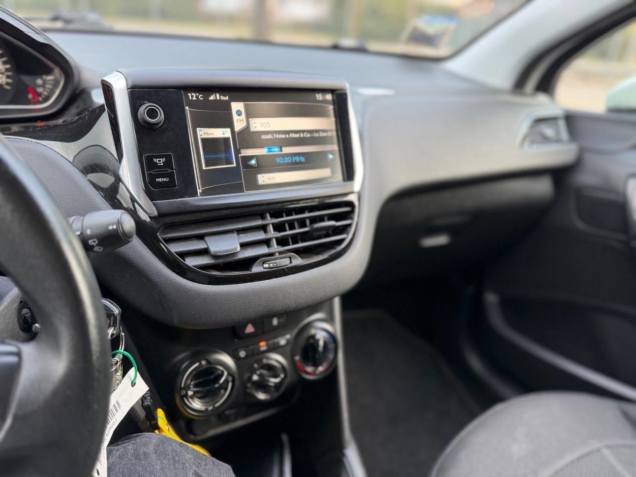 Peugeot 208 1.4 HDi 68 CV 5 porte Allure