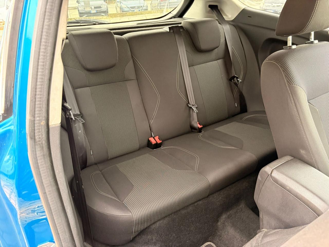 Ford Fiesta 1.4 3 porte Bz.- GPL Black & White Edition