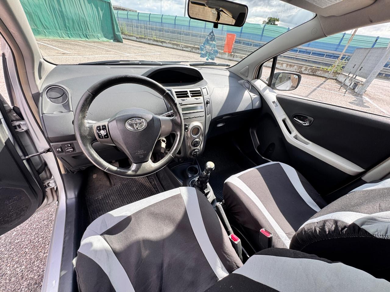 Toyota Yaris 1.3 5 porte 2011