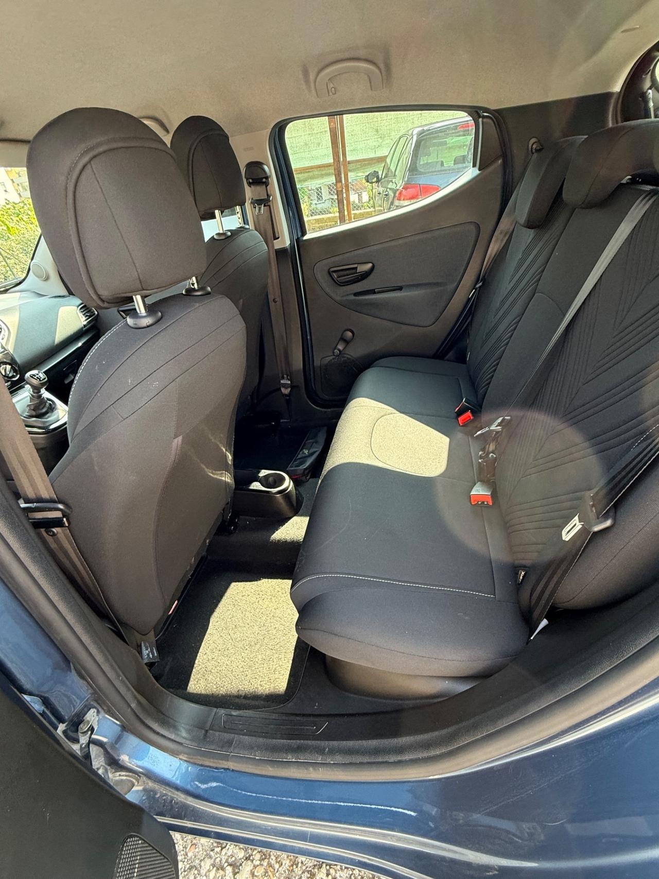 Lancia Ypsilon 1.0 FireFly 5 porte S&S Hybrid Gold