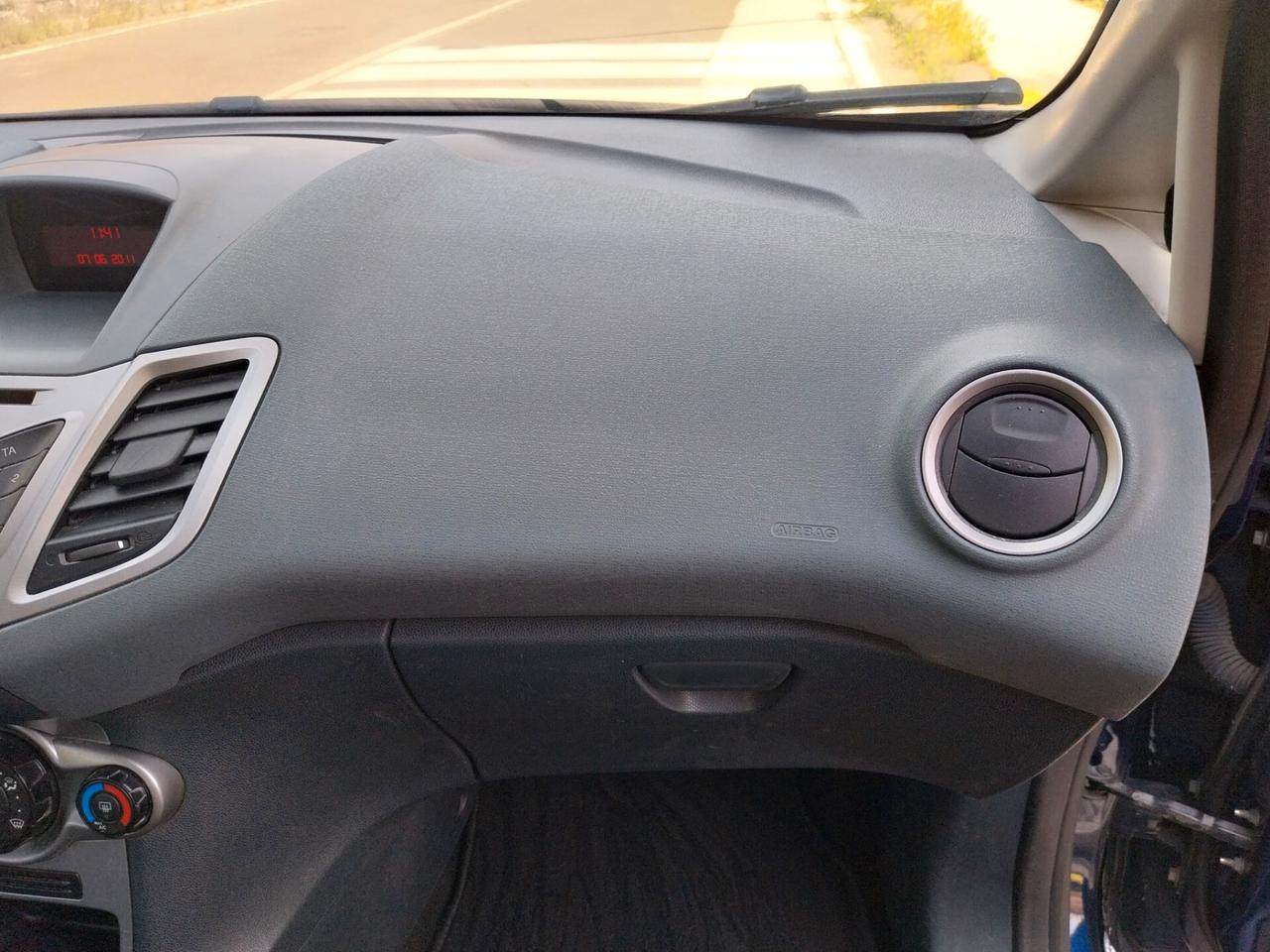FORD FIESTA 1.4 DIESEL 68 CV UNICOPROPRIETARIO 2011