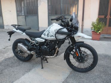 Royal Enfield Himalayan kamet white tubeless