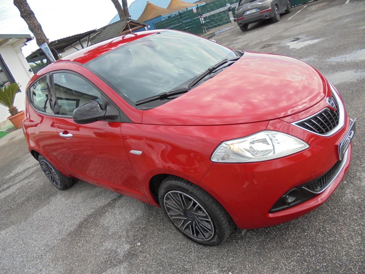 Lancia Ypsilon 1.0 FireFly 5 porte S&S Hybrid Gold