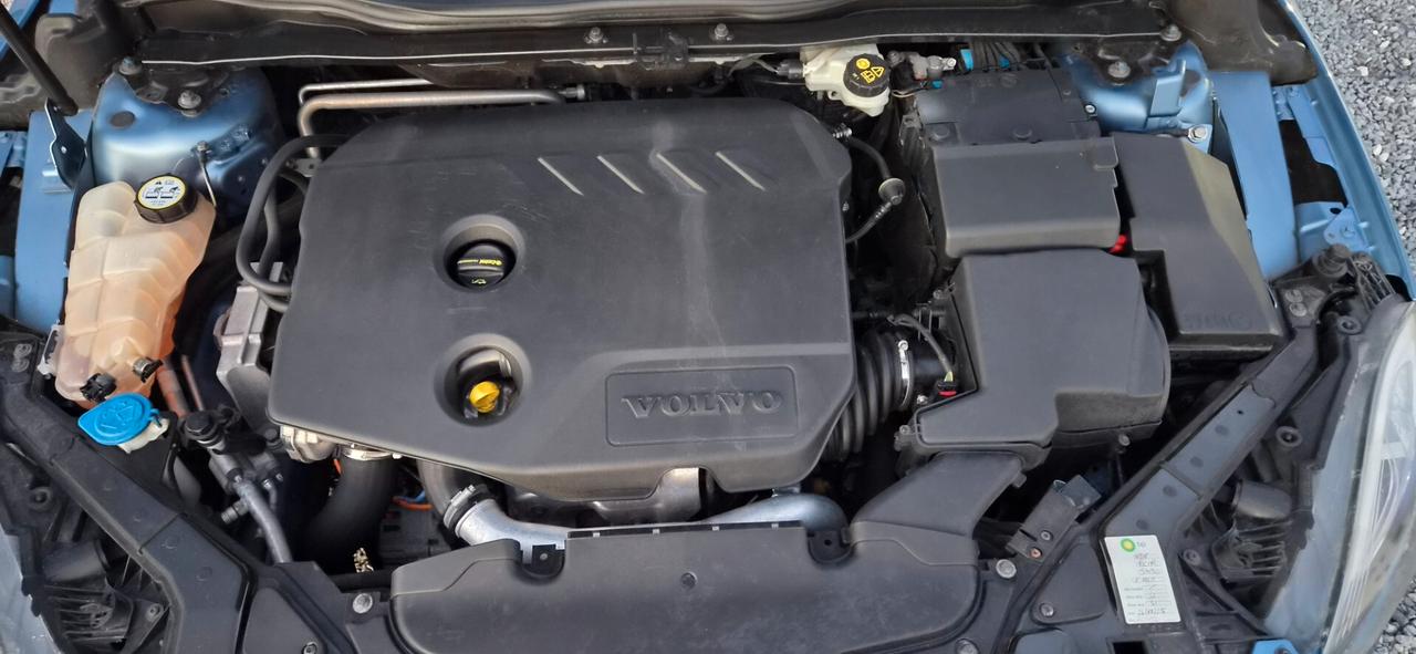 Volvo V40 D2 1.6 Powershift R-design Kinetic