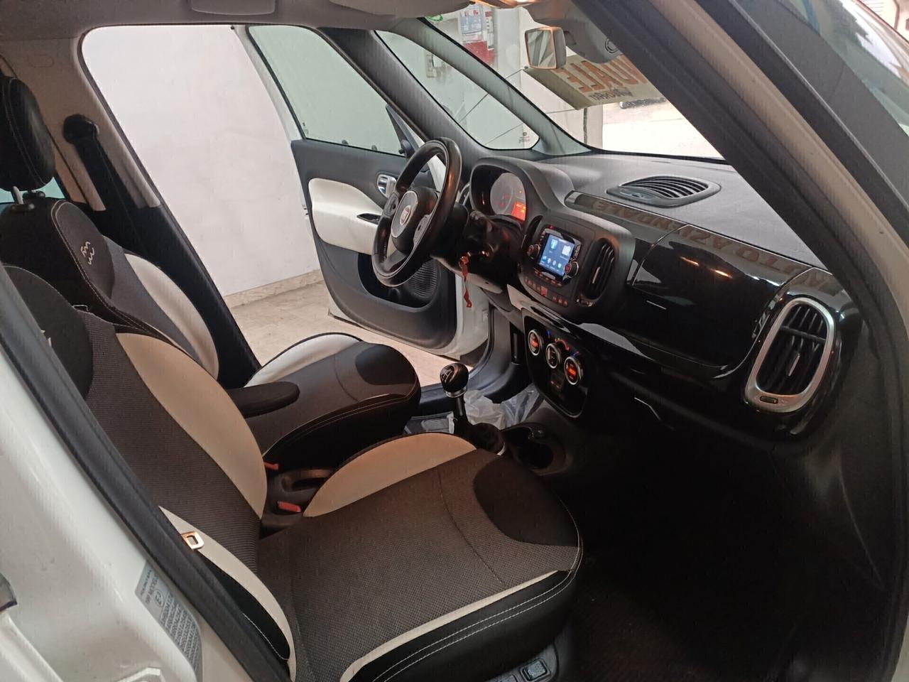 Fiat 500L 1.6 MJT 120CV Trekking navigatore grande trazione disinseribilePARI AL NUOVO 2016