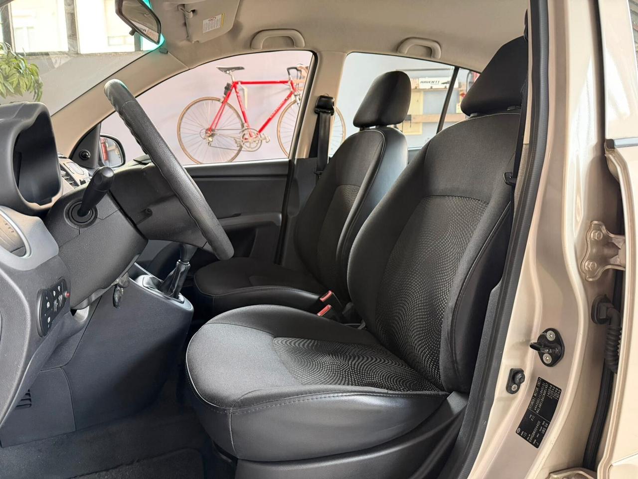 Hyundai i10 1.1cc LIKE 69cv - 24.000 KM REALI!