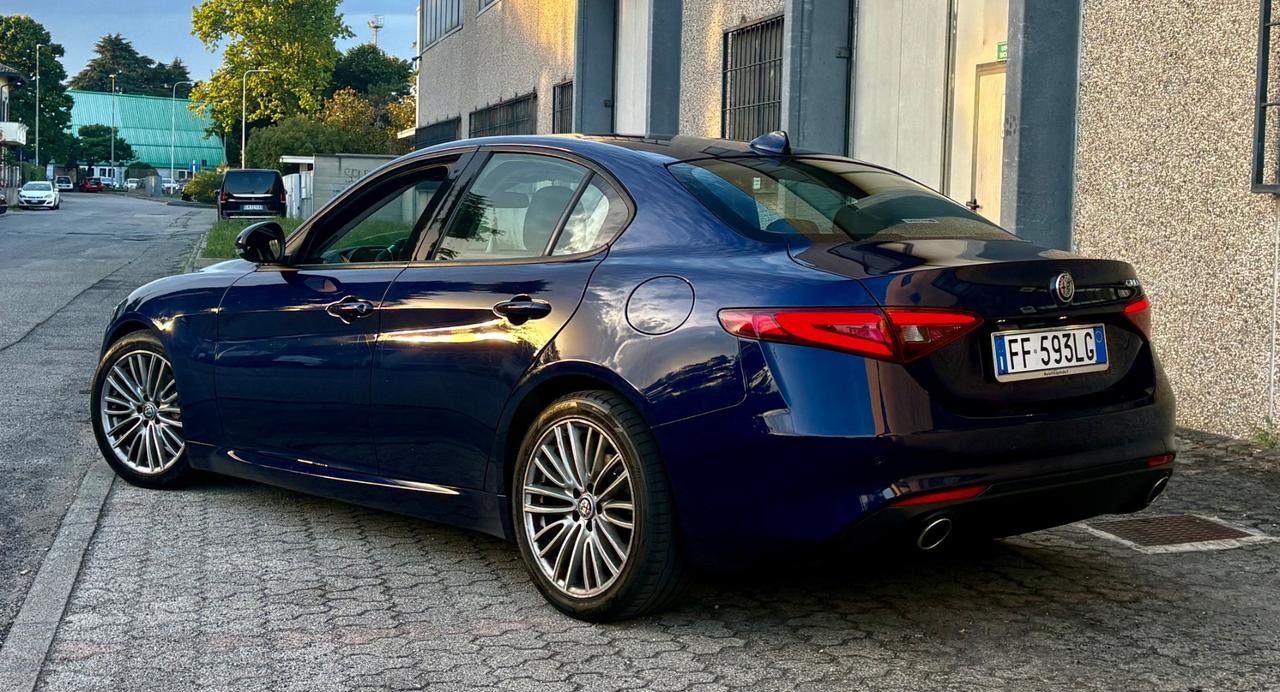 Alfa Romeo Giulia 2.2 TD 180 CV Business Sport