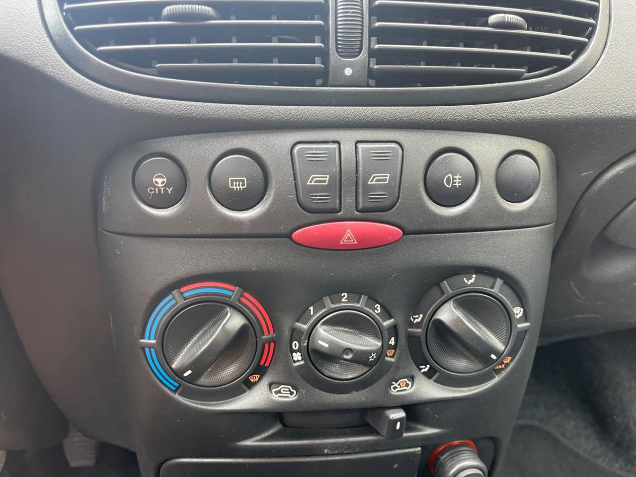 Fiat Punto 1.2i benzina 91.000km uni prop