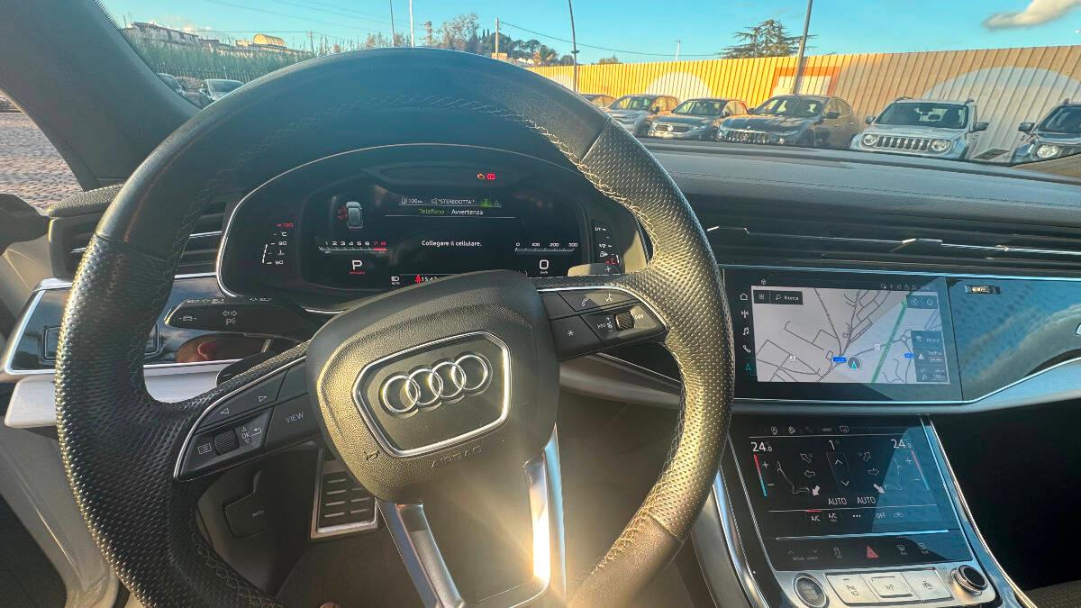 Audi Q8 55 3.0 tfsi mhev Sport quattro tiptronic