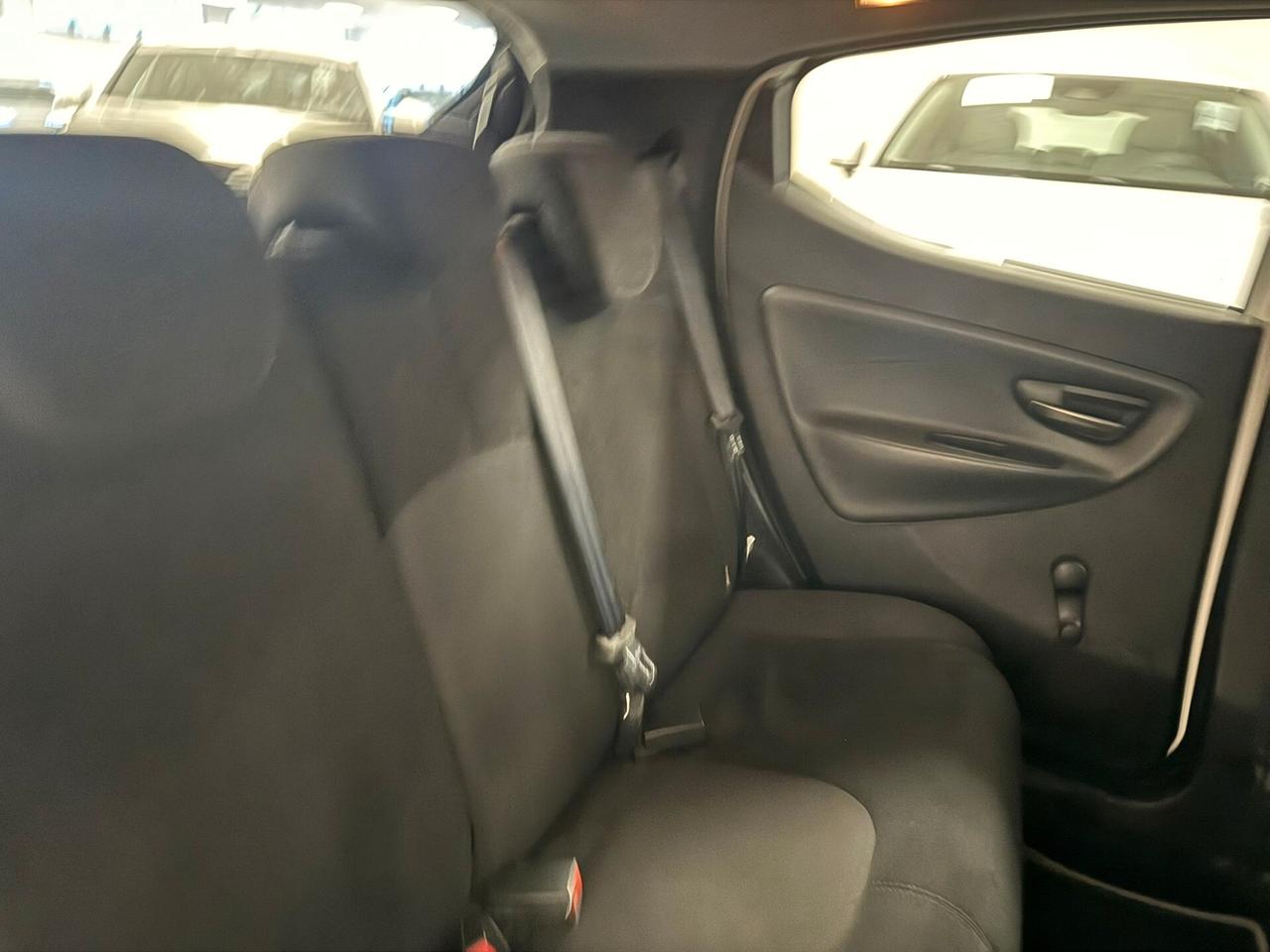 Lancia Ypsilon 1.2 69 CV 5 porte S&S Platinum