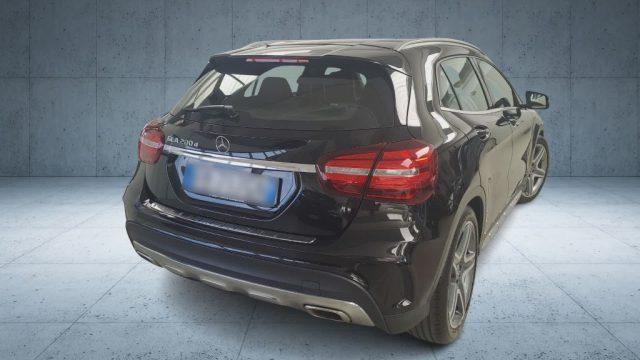 MERCEDES-BENZ GLA 200 d Automatic Premium