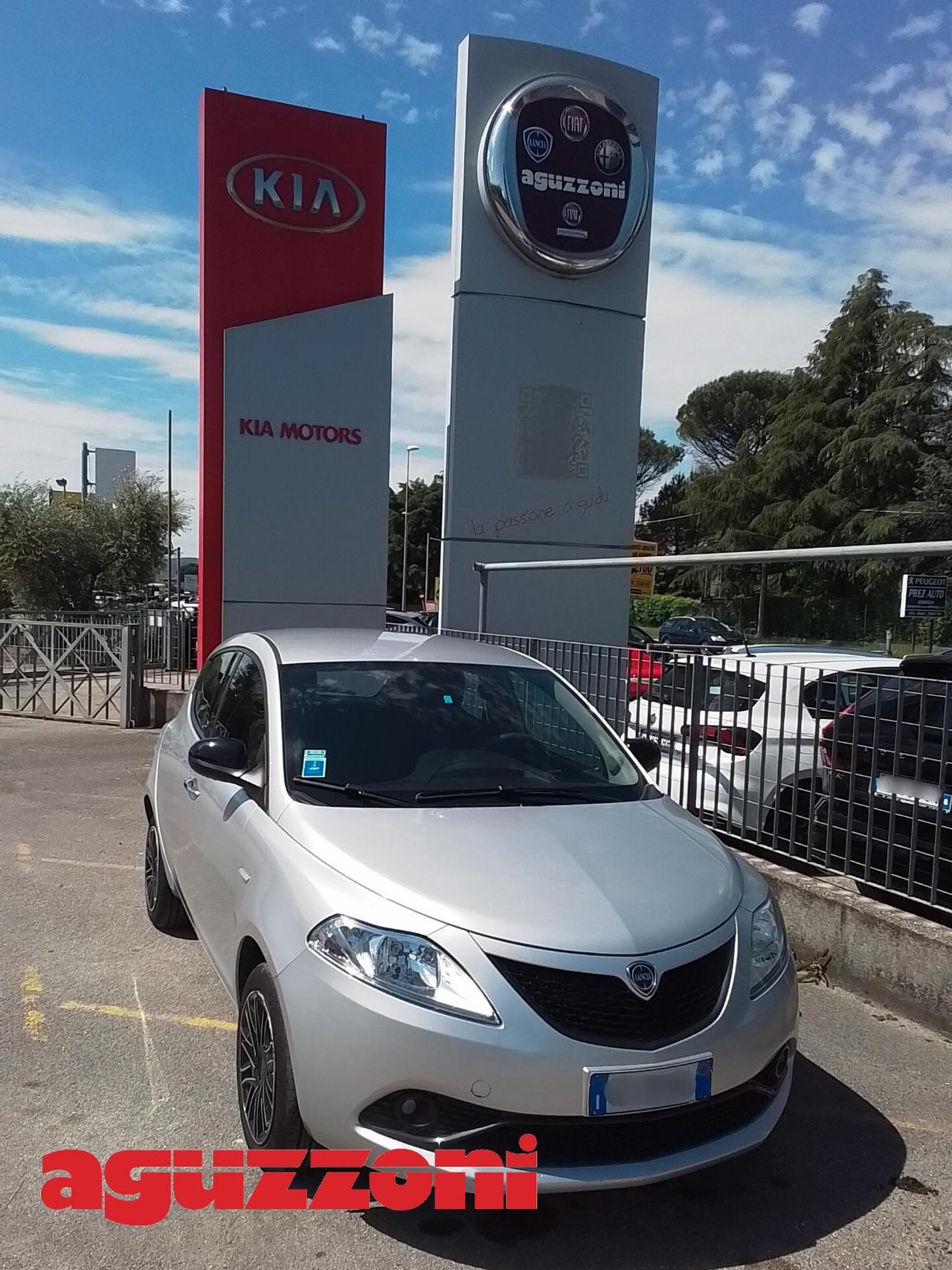 Lancia Ypsilon 1.0 FireFly 5 porte S&S Hybrid Ecochic Gold
