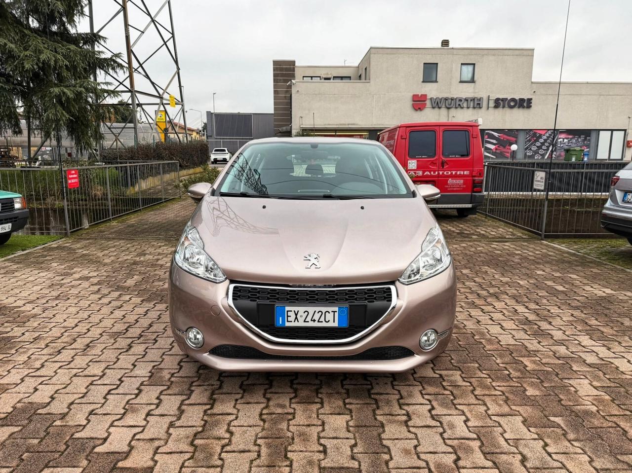 Peugeot 208 1.4 e-HDi 68 CV S&S robotizzato 5 porte Active AUTOMATICA OK NEOPATENTATI