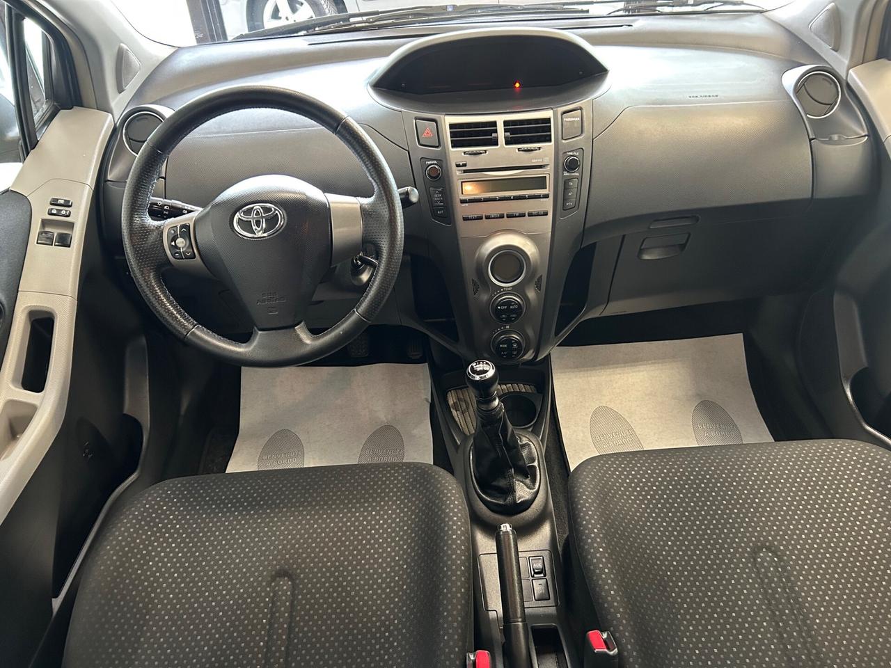 Toyota Yaris -2011 1.3 101cv 120.000 KM NEOPATENTATI