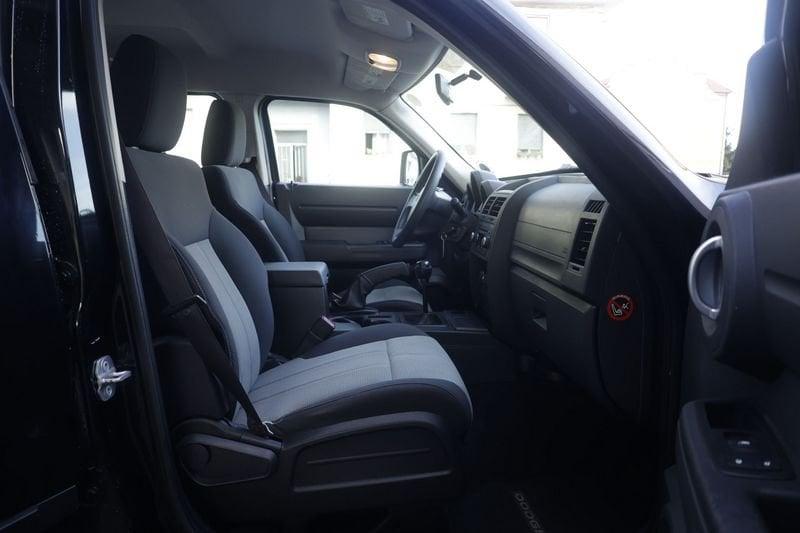 Dodge Nitro Dodge Nitro 2.8 CRD DPF SE 4WD 130KW ANNO 2008