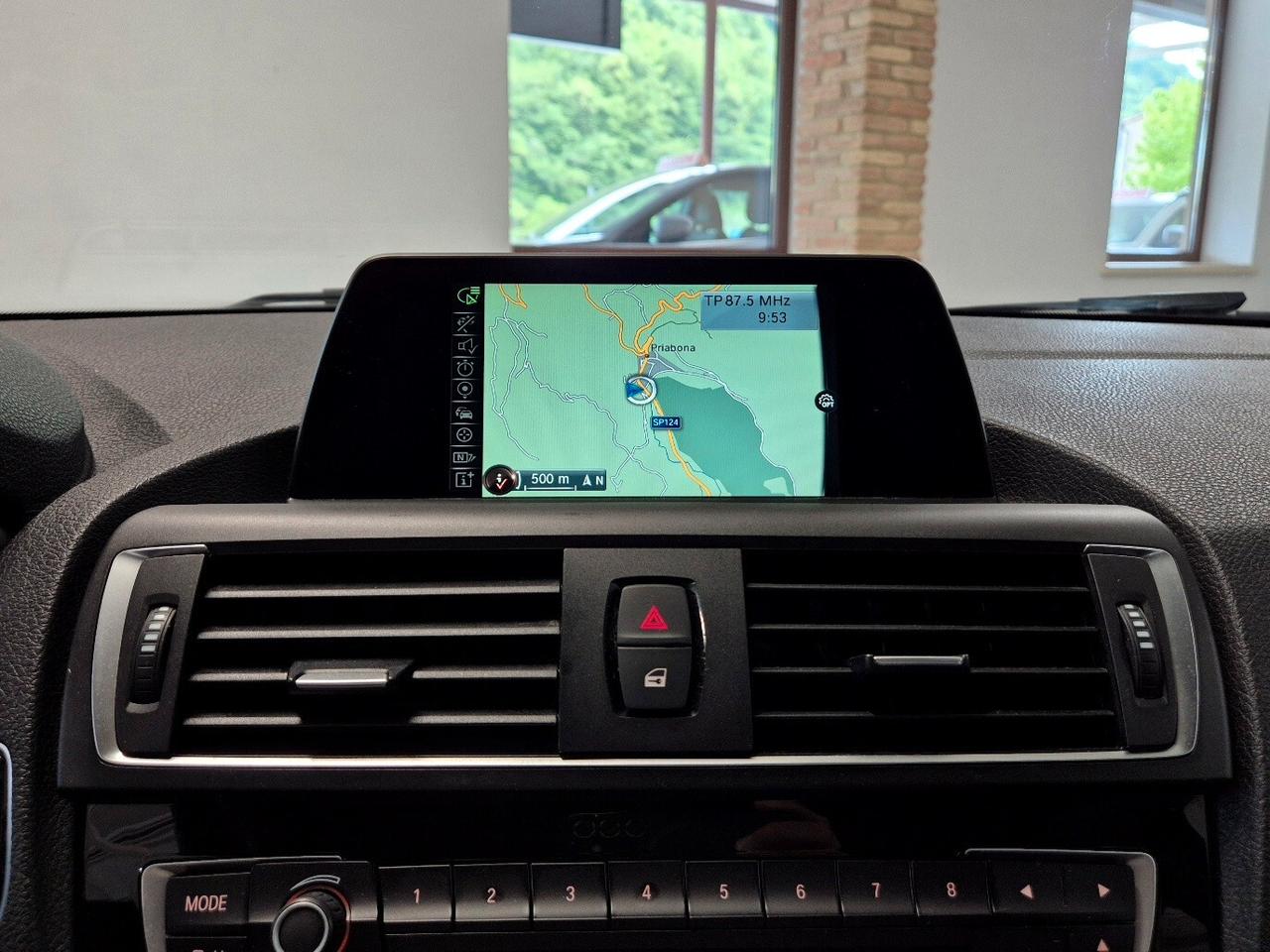 Bmw 116 116d 5p. Urban