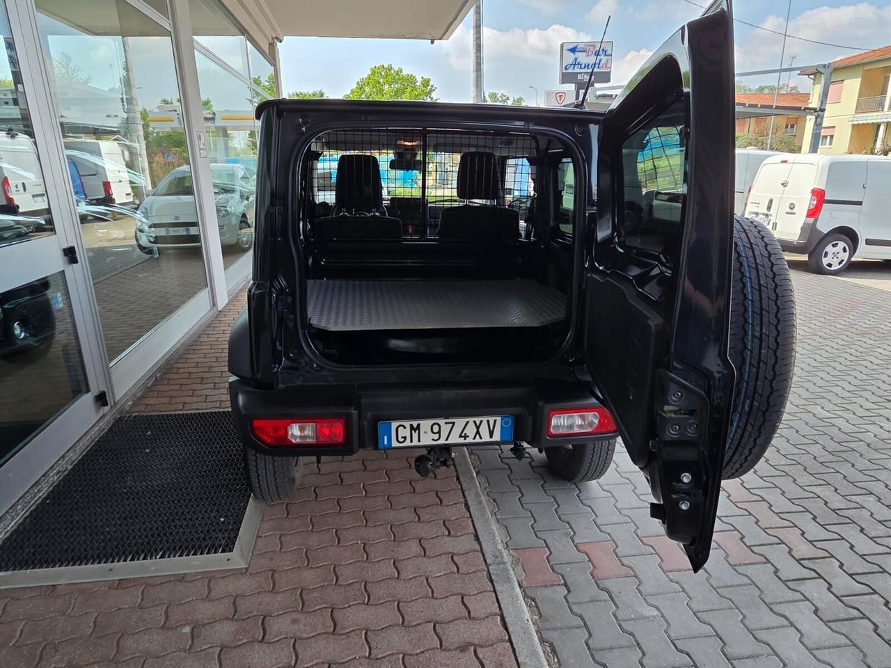 Suzuki Jimny 1.5 5MT PRO (N1)