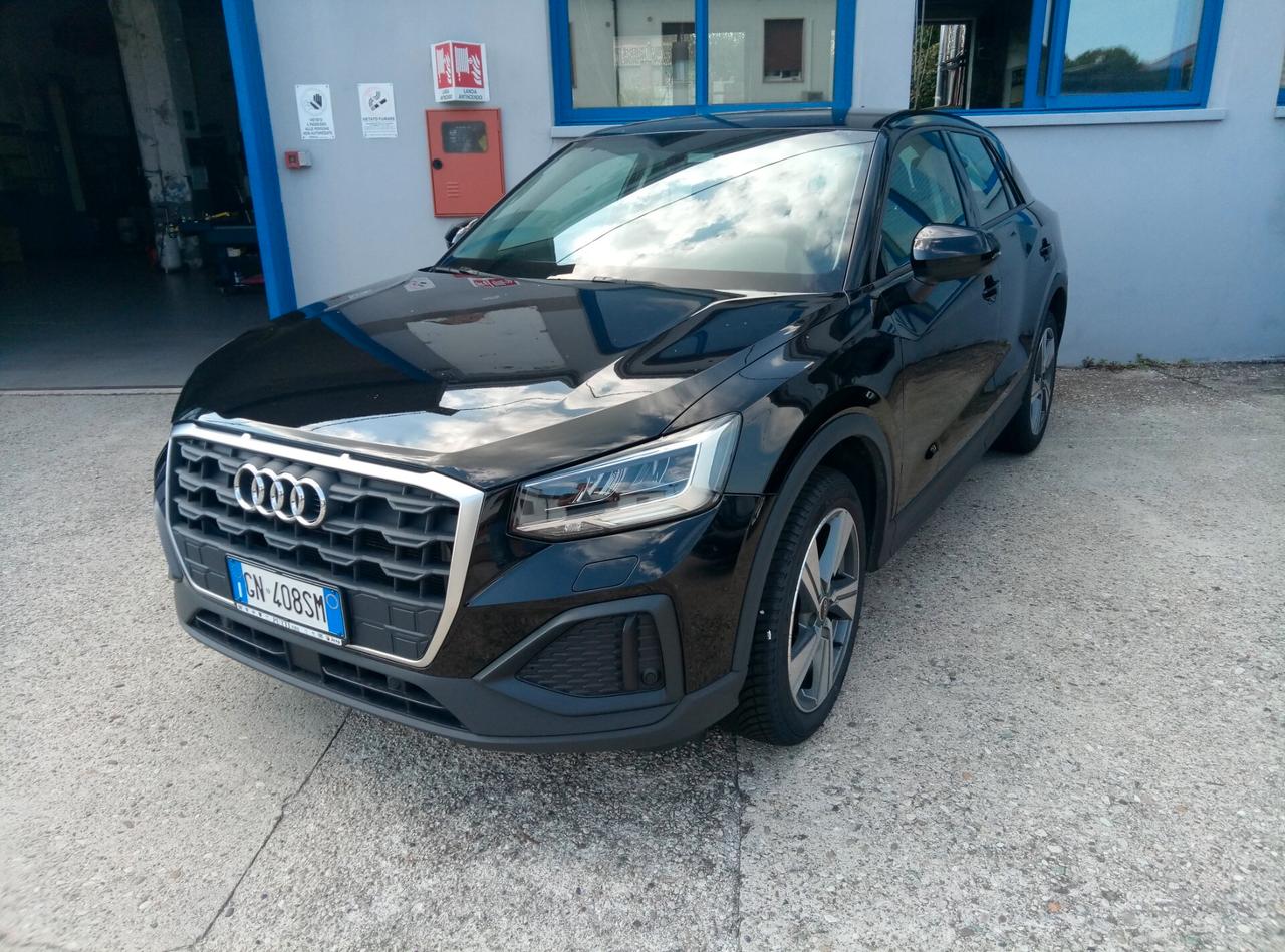 Audi Q2 30 TFSI Business Advanced