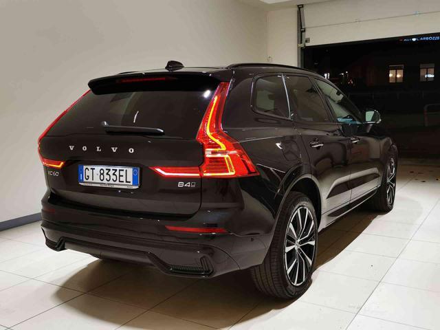 VOLVO XC60 B4 (d) AWD automatico Ultimate Dark