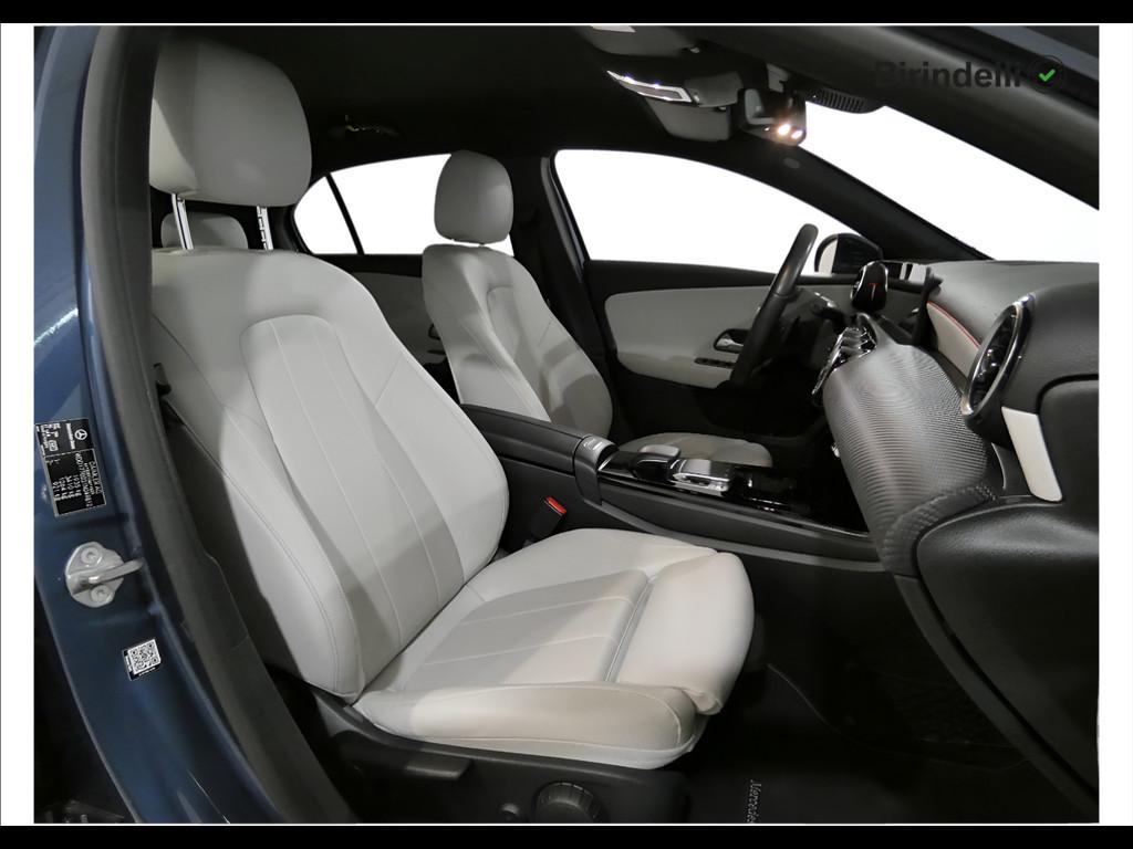 Mercedes-Benz Classe A (W177) - A 180 d Automatic Business