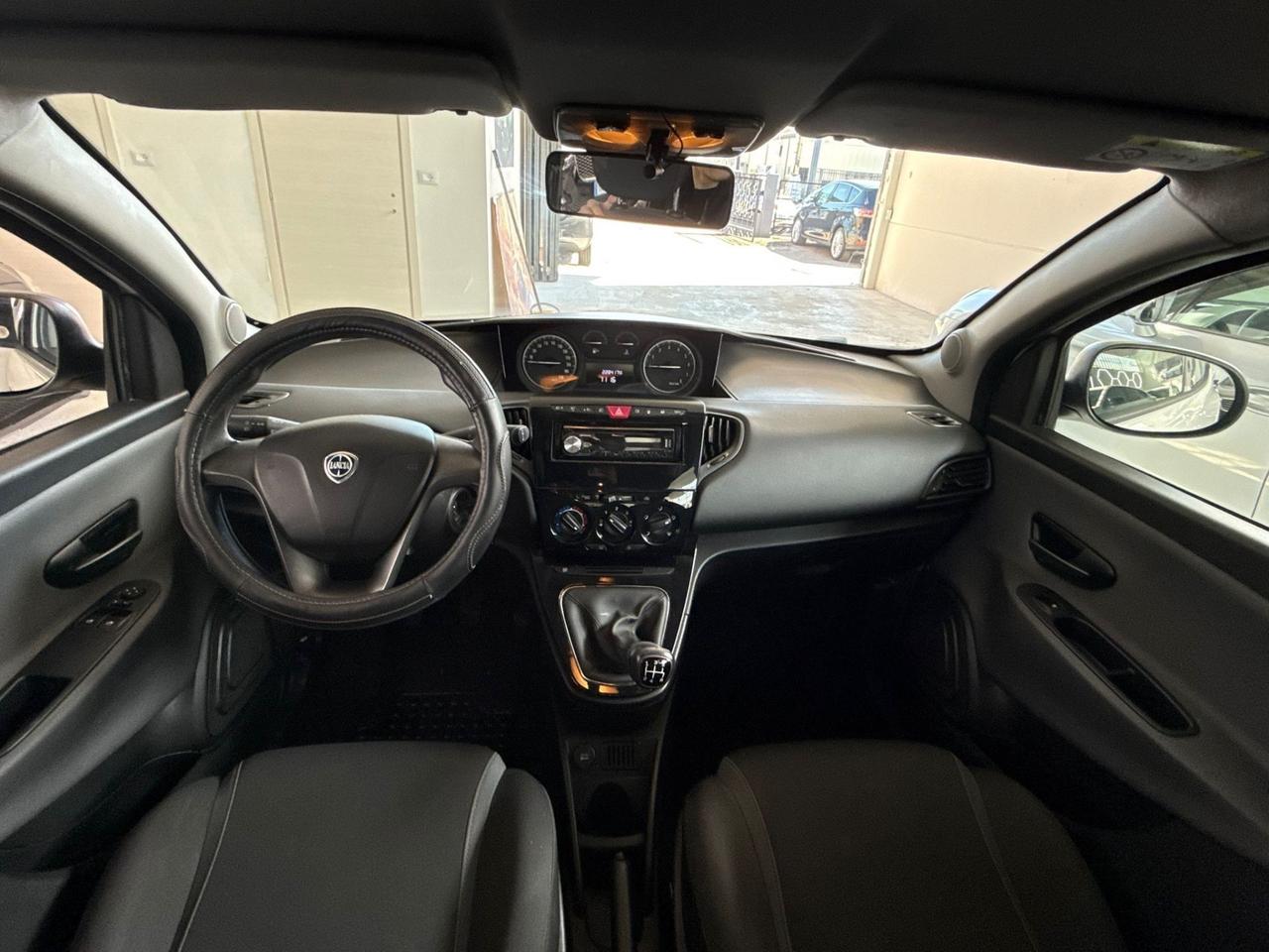 Lancia Ypsilon 0.9 TwinAir 85 CV 5 porte Metano