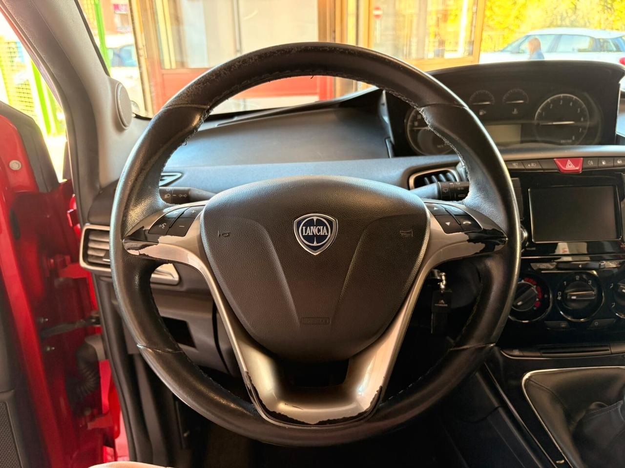 Lancia Ypsilon 1.2 69 CV 5 porte GPL Ecochic Gold