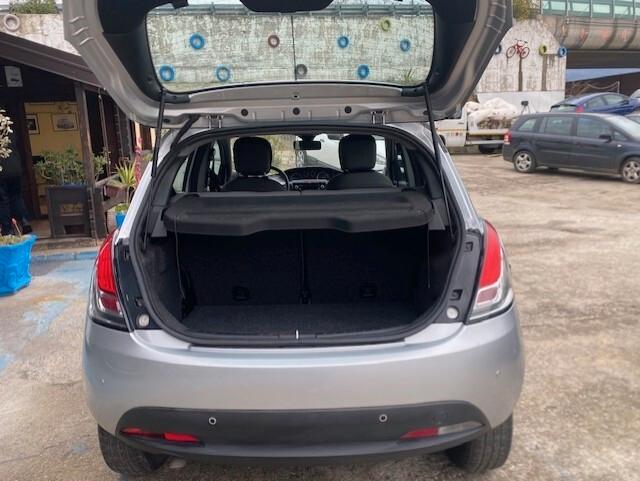 Lancia Ypsilon 0.9 TwinAir 85 CV 5 porte Metano Ecochic Gold