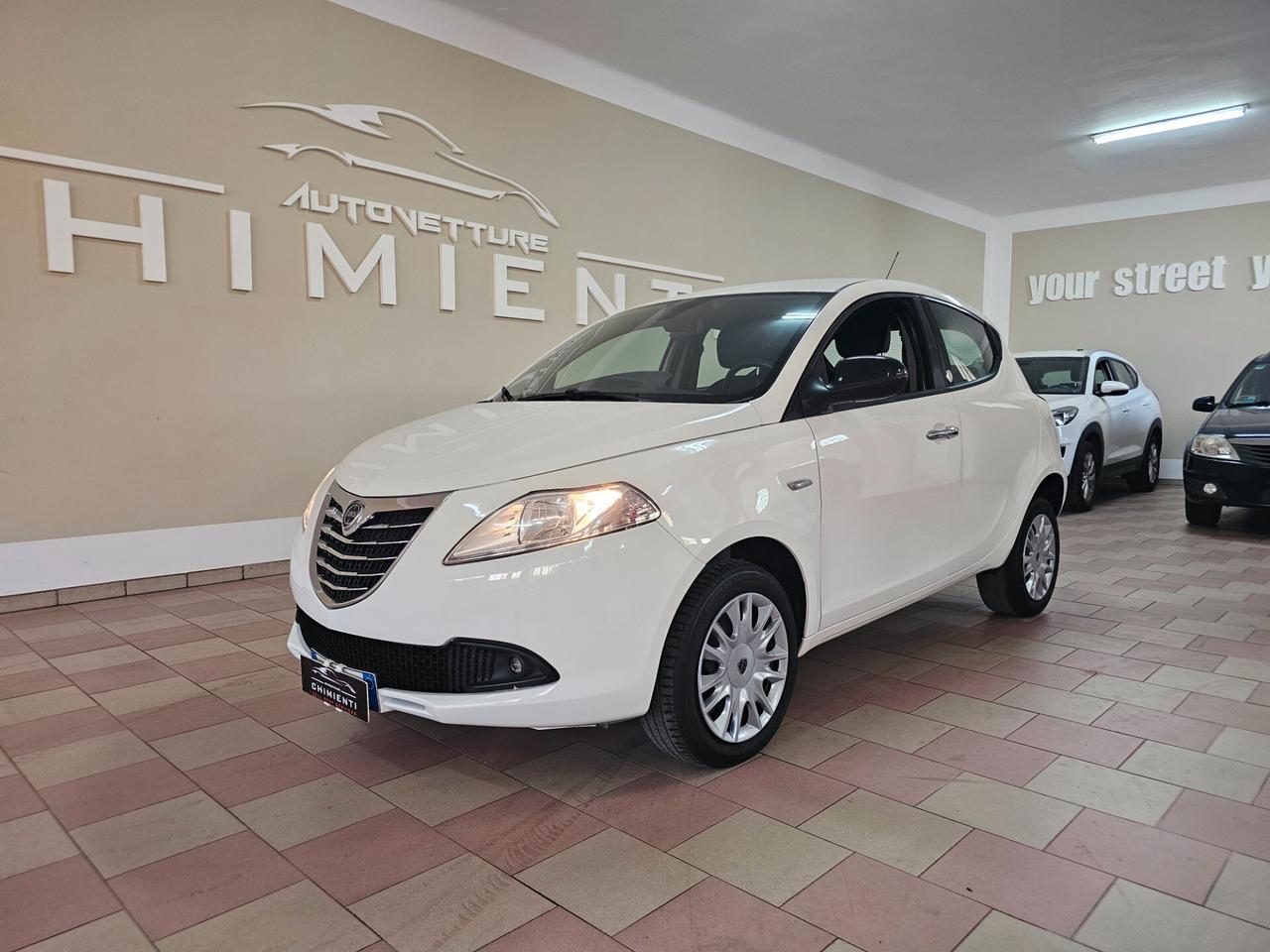 Lancia Ypsilon 0.9 TwinAir 85 CV 5 porte Metano Ecochic Gold