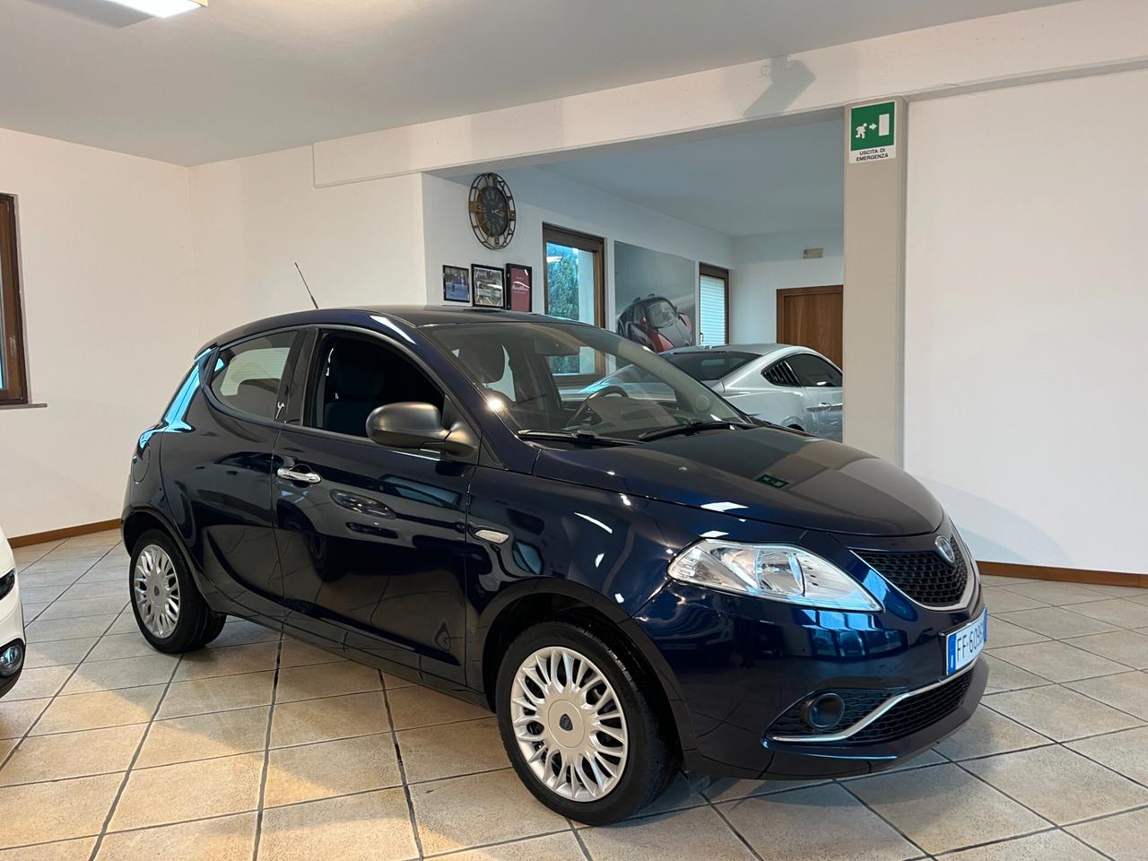 Lancia Ypsilon 1.2 69 CV 5 porte Gold