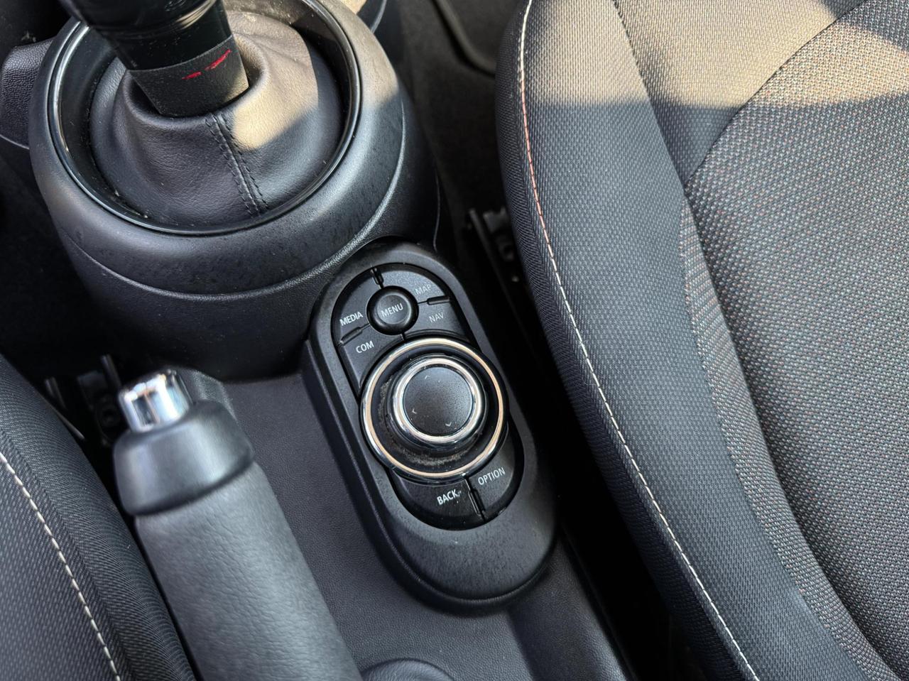 Mini 5 Porte One Essential 1.5 Twin Power Turbo 102cv Steptronic