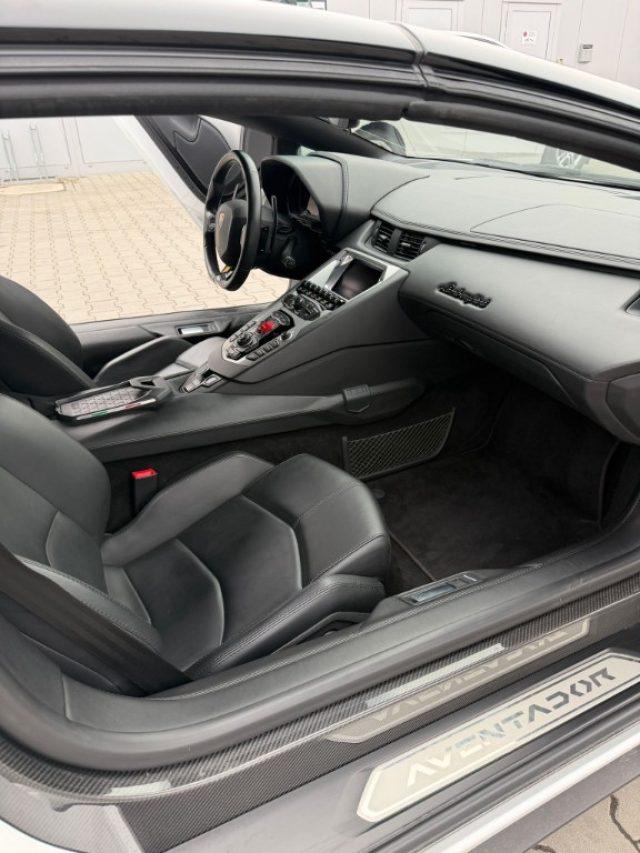 LAMBORGHINI Aventador S 6.5 Roadster